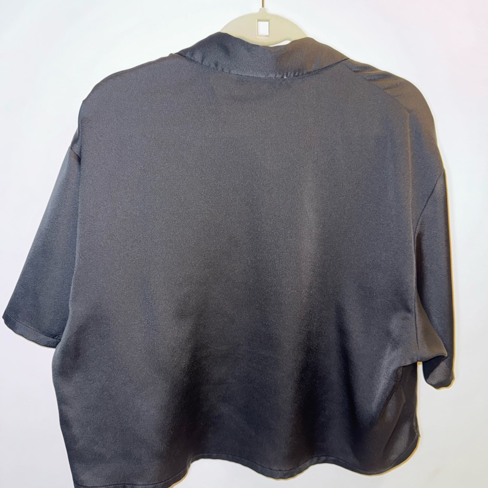 Abercrombie & Fit h Women's Black Short Sleeve Satin Blouse - Picture 2 of 3